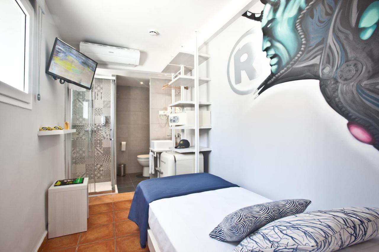 Ryans Pocket Hotel Ibiza Bagian luar foto